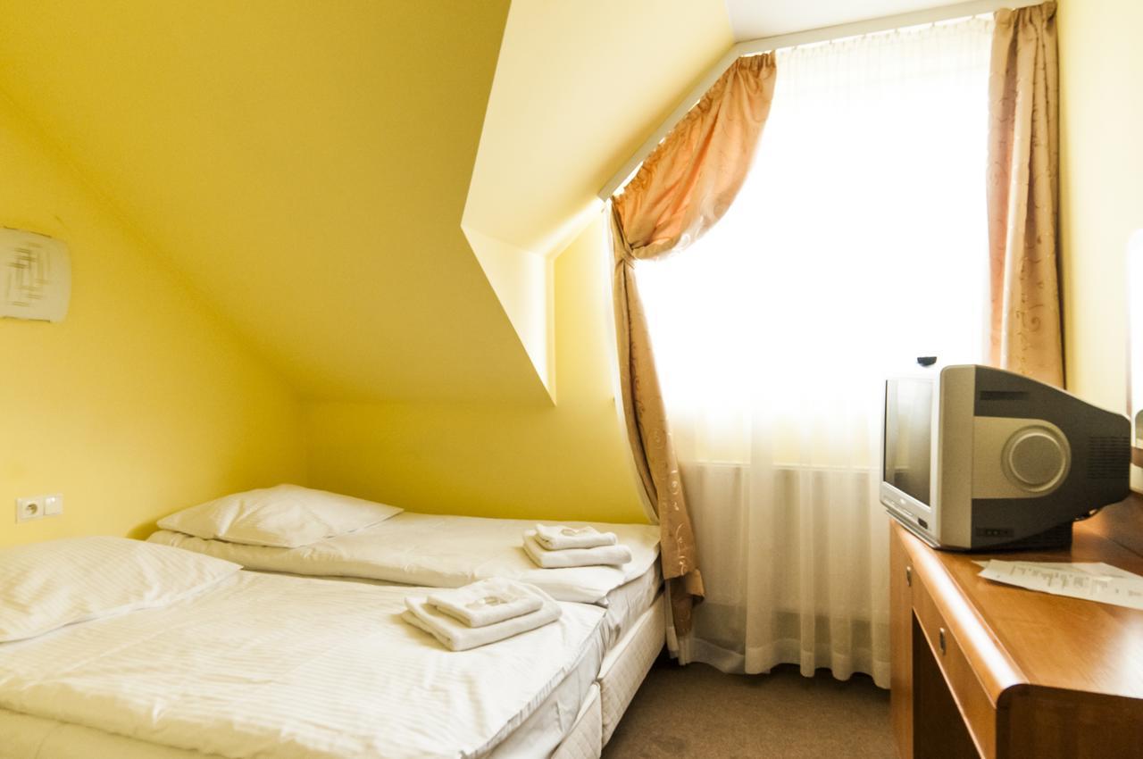Hotel Oleńka Szydlowiec Buitenkant foto